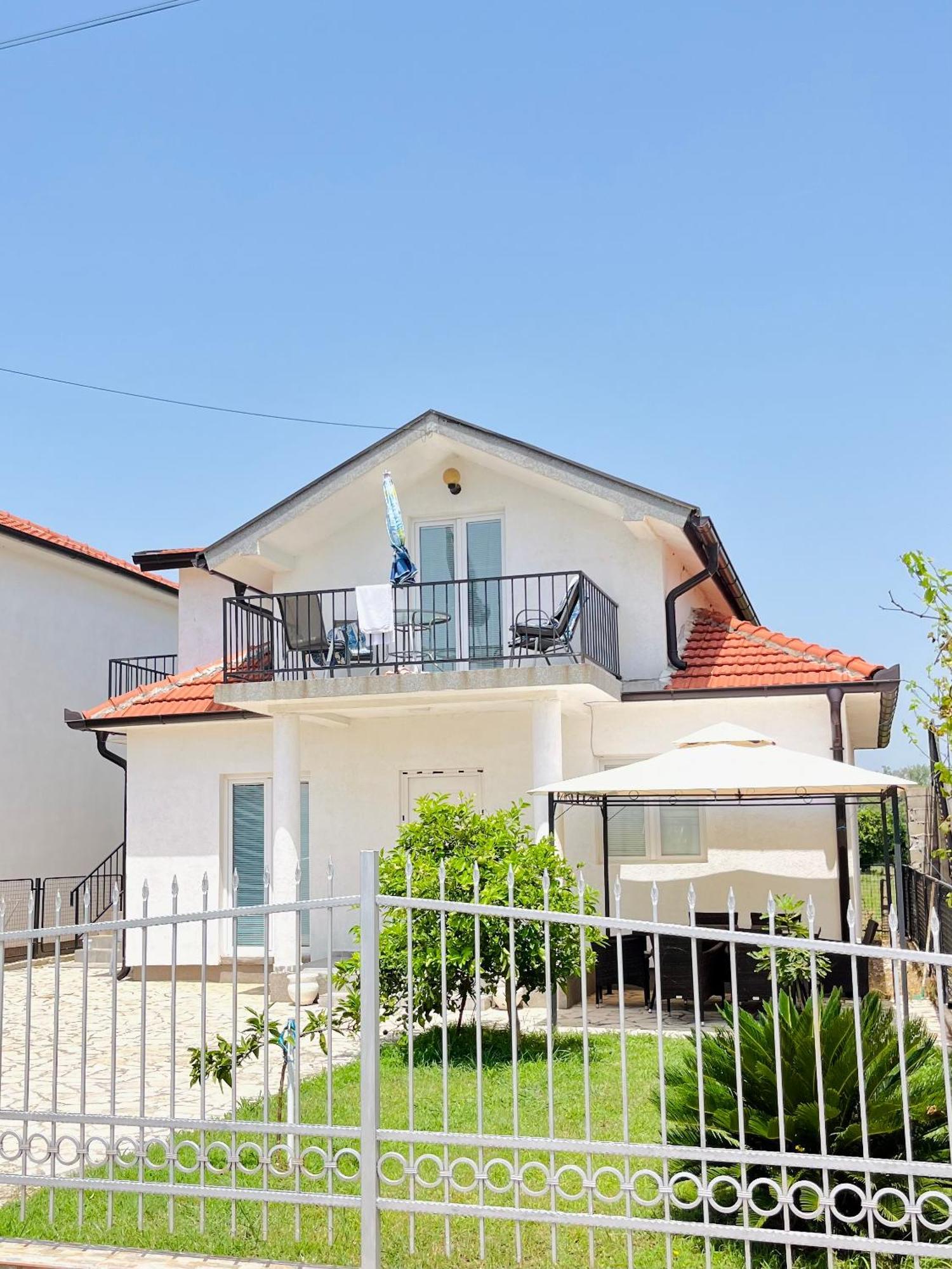 Hida Ile Daire *